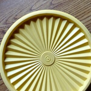 Tupperware Yellow Bakeware Lid with Sunburst Design
